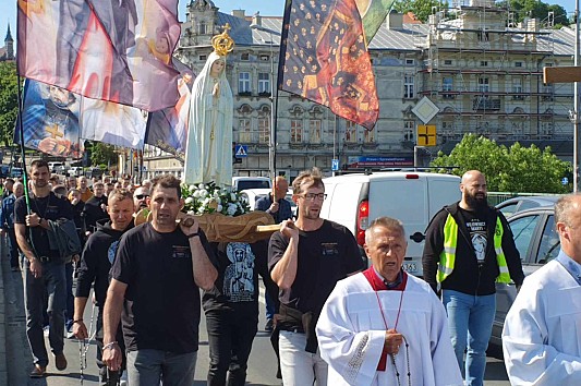 „Niech nie obrażają więcej Boga naszego Pana, który już i tak jest bardzo obrażany…” - Matka Boża, Fatima 1917