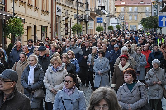 Tłum wiernych w Przemyślu! Procesja pokutno-wynagradzająca ulicami miasta